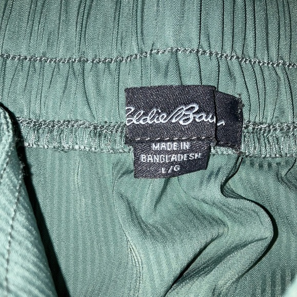Eddie Bauer large women’s light Green Skirt with zip Pocket and cargo pockets - Picture 3 of 12